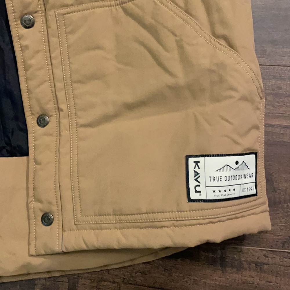 KAVU Switchback Vest in Terrain - Picture 5 of 7
